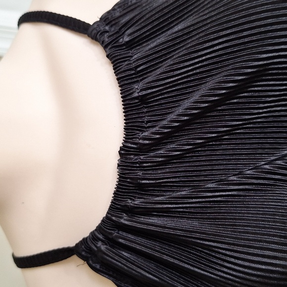 3/$20 Black Pleated Ruffle Hem Tank Top – Size Small - Picture 5 of 6